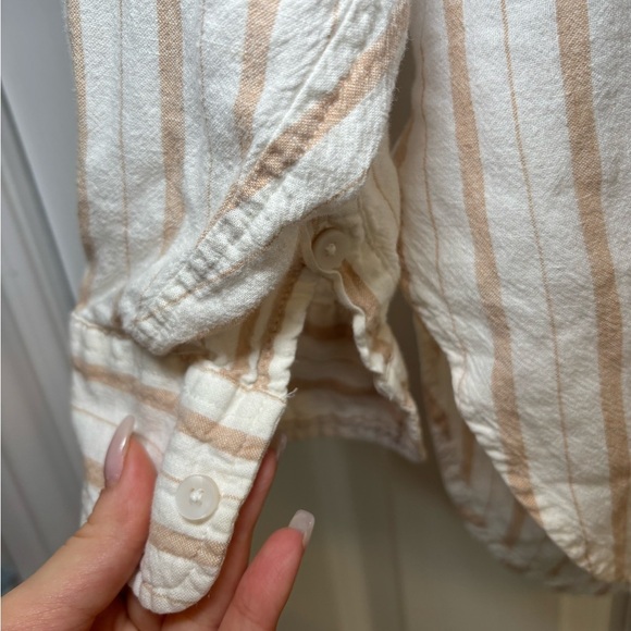 Aerie - Summery Lightweight Pool-To-Party Linen Blend Cover Up Shirt in Size S - Picture 3 of 9